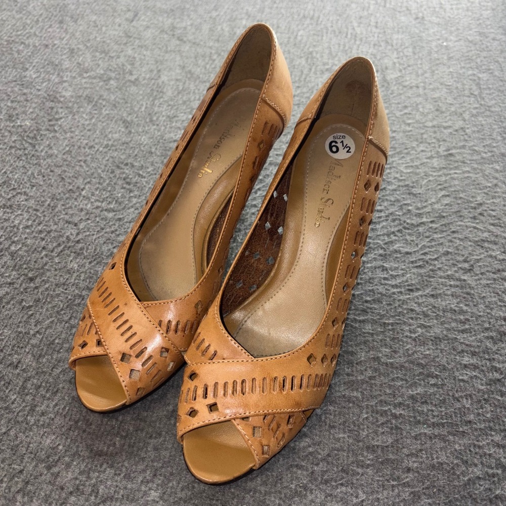 Madison Studio Piper Tan Leather Laser Cut Peep Toe Pumps Heels Size 6.5 M